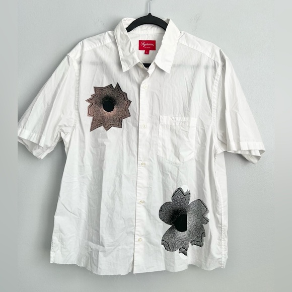 Supreme Size L • White Short Sleeve Button Shirt Raw Hem. - Picture 1 of 5